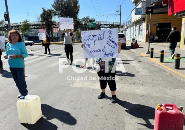 Aguas negras inundan por lo menos 30 viviendas en GAM, autoridades los ignoran