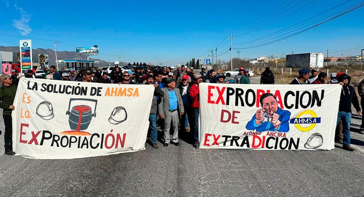 Fueron cerca de 50 manifestantes en la carretera. (Fotografía: X)