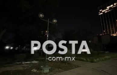 Falta de iluminación hace más inseguras las plazas en Monterrey