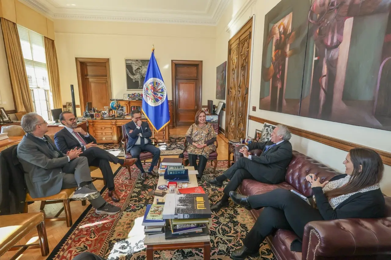 Xóchitl Gálvez en reunión con la OEA en Washington. Foto: Xóchitl Gálvez