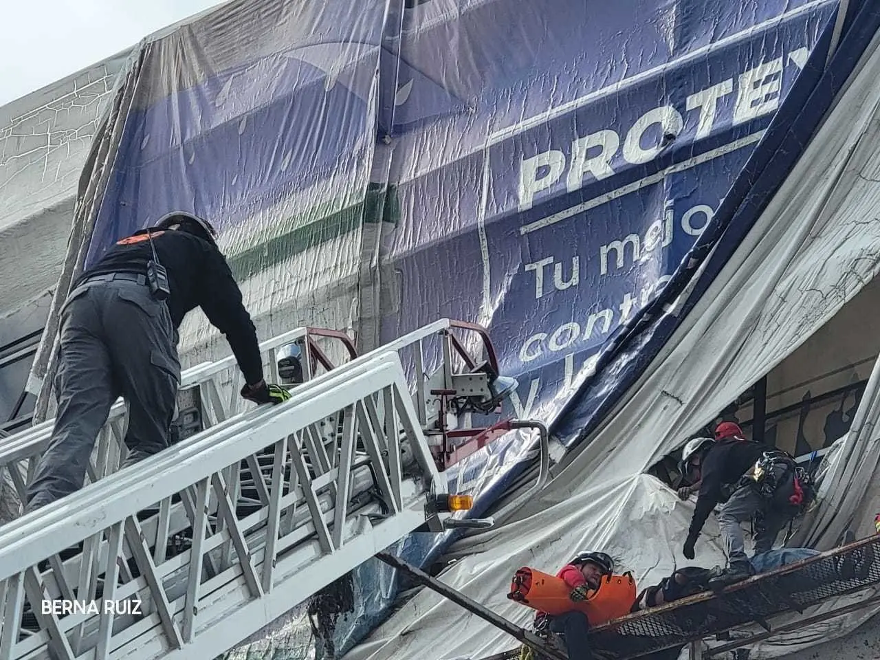 Un empleado sufrió una descarga eléctrica al trabajar en un panorámico. Foto. PC NL