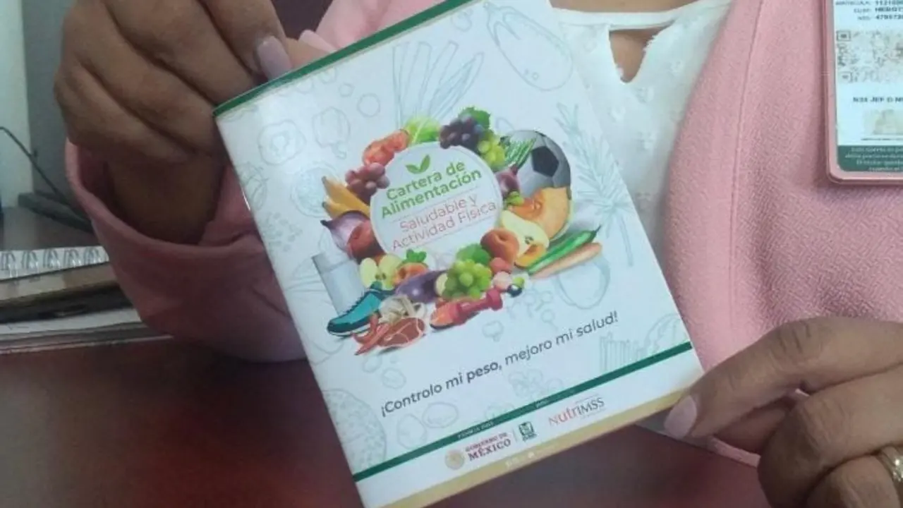 En el proceso, los participantes reciben un diagnóstico basado en la evaluación de su estado, incluyendo peso e índice de masa corporal, y se les instruye sobre el Plato del Buen Comer / Foto: IMSS Coahuila