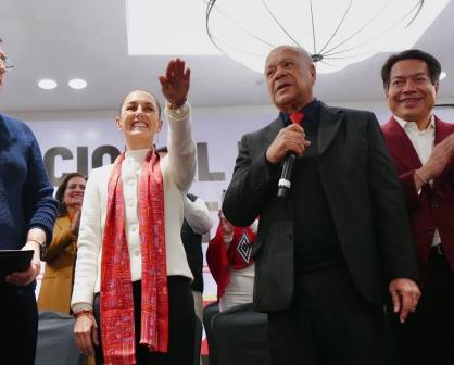 Claudia Sheinbaum recibe constancia como candidata presidencial del PT