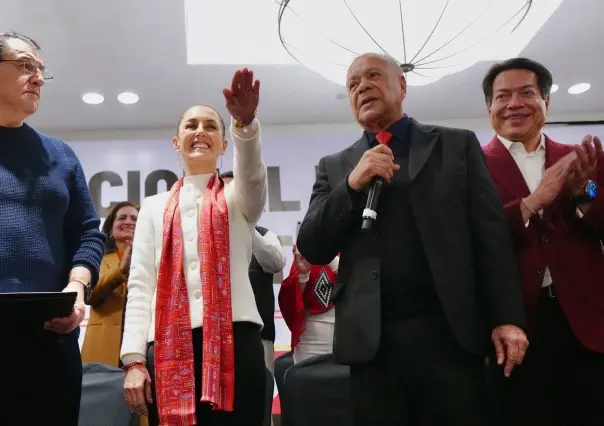 Claudia Sheinbaum recibe constancia como candidata presidencial del PT