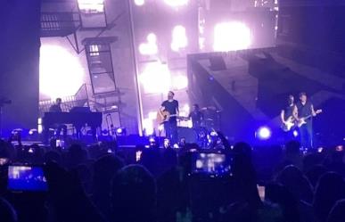 Ofrece Bryan Adams mágica velada en la Arena Monterrey