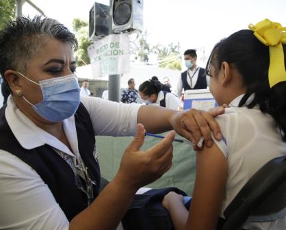 Vacunación contra VPH en CDMX: Más de 152 mil niñas y adolescentes beneficiadas