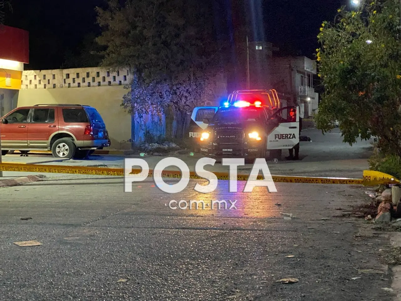 A las escenas del crimen llegaron elementos de Fuerza Civil y el Ejército Mexicano así mismo la Policía Municipal. Foto: Raymundo Elizalde.