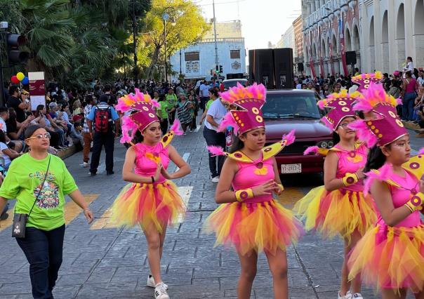 Algarabía, color y diversión en el desfile infantil del Carnaval de Mérida