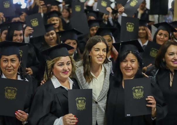 Celebran graduación de 82 “Mujeres Echadas Pa’ Delante” en Zaragoza