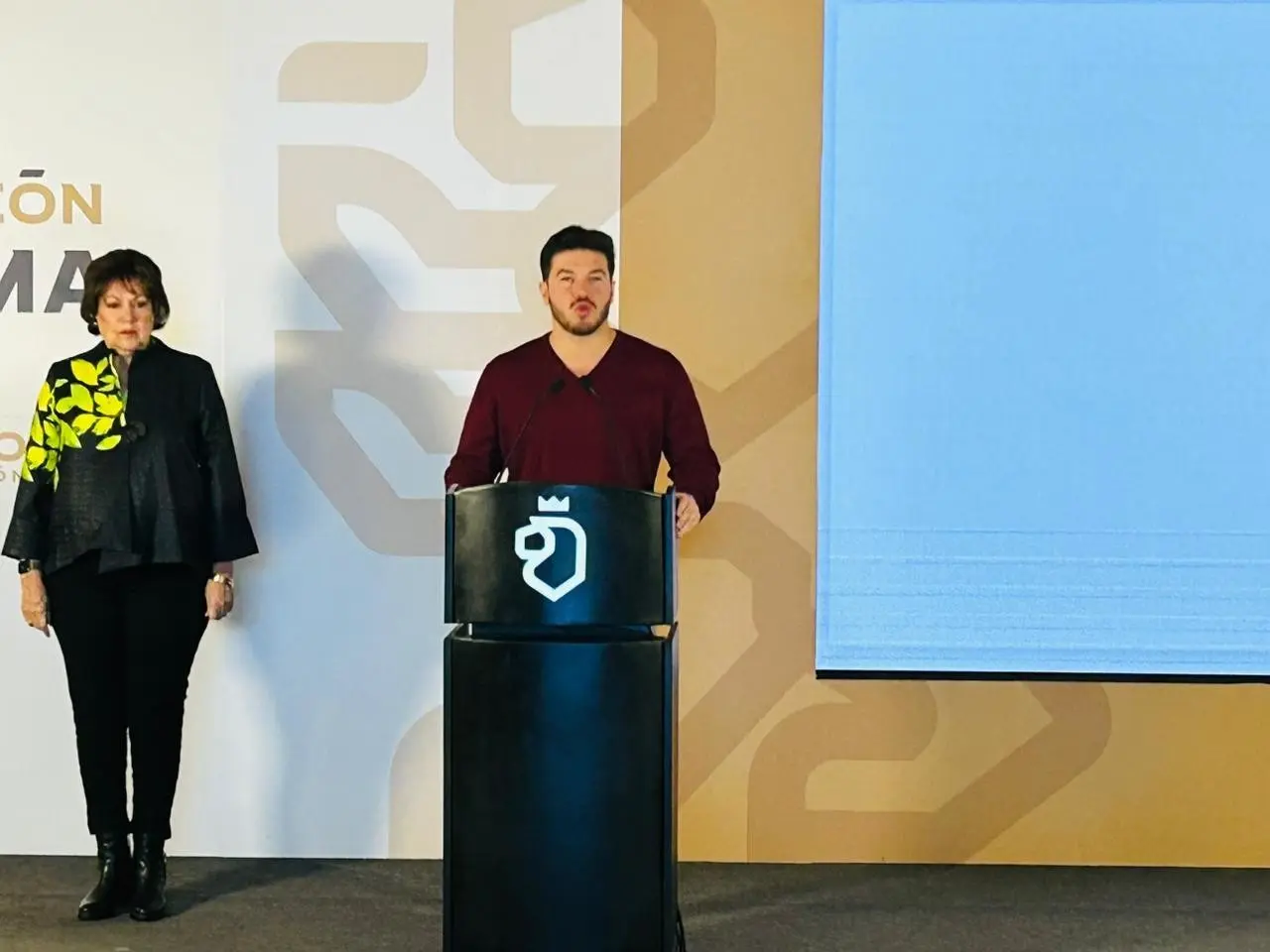 En la conferencia de prensa el Nuevo León Informa, Sofialeticia Morales mencionó que lo principal para este proyecto de educación dual. Foto: Gobierno de Nuevo León.