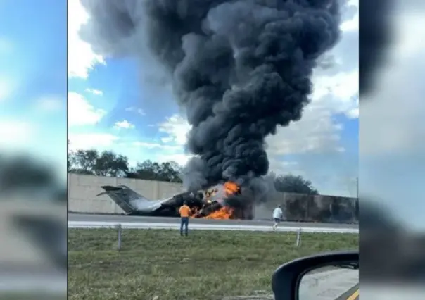 Jet privado se estrella en autopista de Florida, hay dos muertos