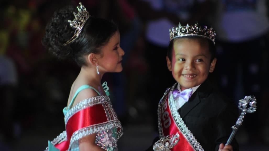 Inicia el carnaval en Tahmek con desfile de escuelas