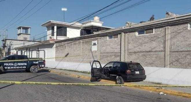 Persecución y balacera en Texcoco: Una persona fallecida y un oficial herido