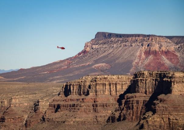 Se estrella helicóptero en desierto de Mojave, California