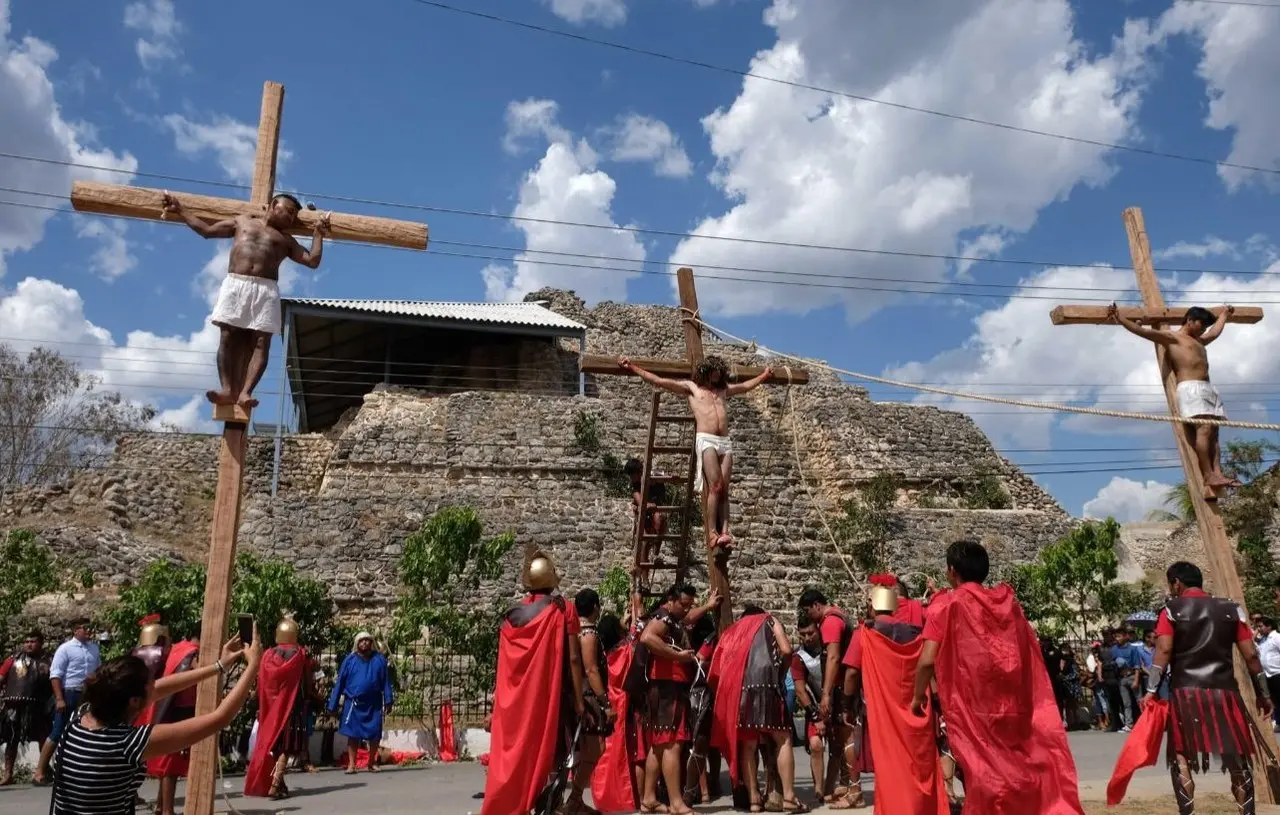 Esta es la 44 edición del viacrucis viviente en Acanceh Fotos: Irving Gil (archivo)