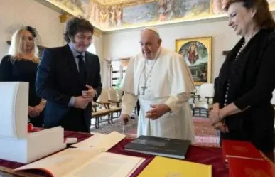 El Papa Francisco recibe a Javier Milei, pese a que lo insultó en campaña