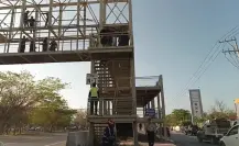 Intento se suicidio en un paso peatonal de Mérida