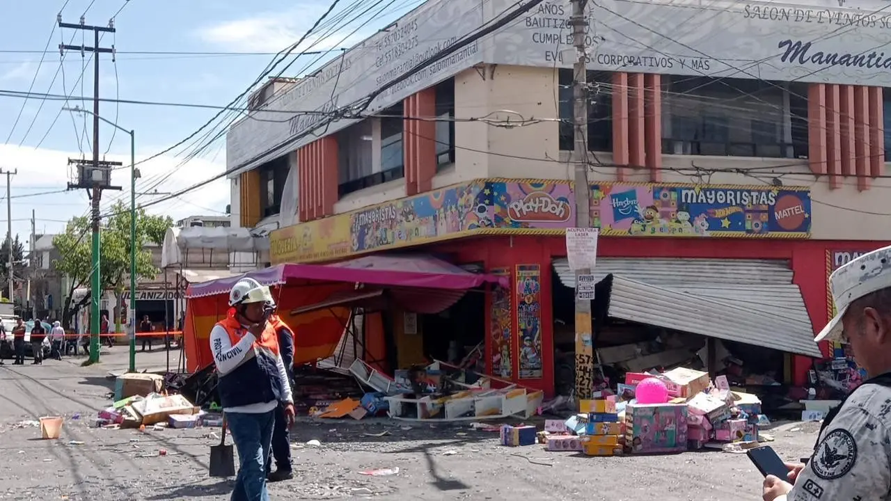 Explota taquería en Iztapalapa, hay tres personas heridas Fotos y video: Ramón Ramírez