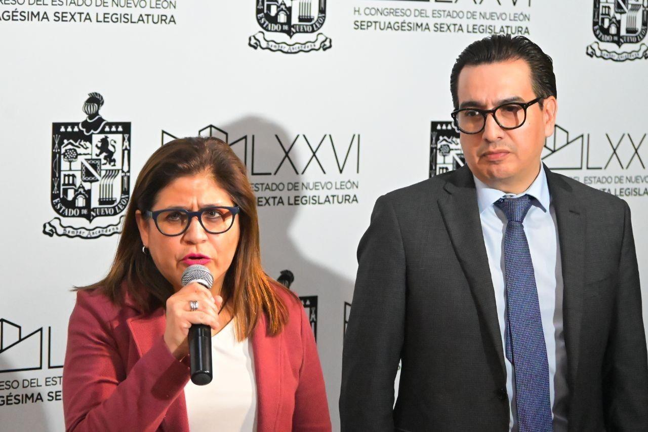 Diputados locales de Movimiento Ciudadano, pidieron que de manera inmediata dé cumplimiento a la toma de protesta de los Diputados suplentes, José Alfredo Pérez Bernal y Rosaura Guerra. Foto: Armando Galicia.