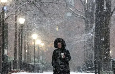 Tormenta invernal provoca cierre de escuelas y cancelación de vuelos en EU