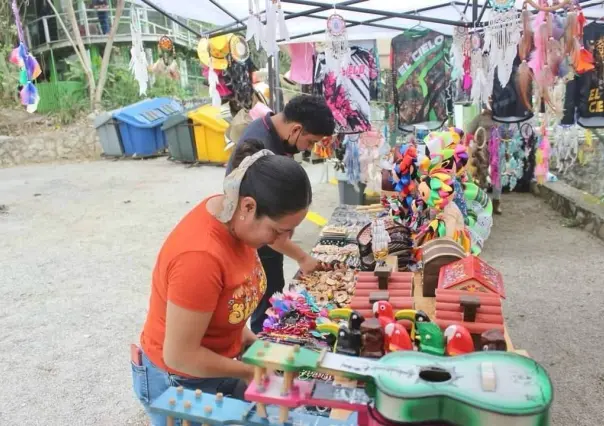 Ofertan artesanos sus productos en la Biòsfera el Cielo