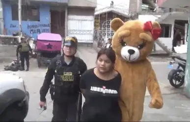 Policía vestido de osita cariñosita atrapa a narcomenudista en Perú | VIDEO