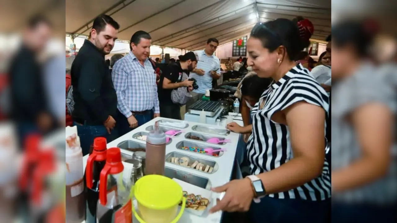 “El Mercado Joven es una gran plataforma para que las y los jóvenes emprendedores muestren su talento / Foto: Claudia Almaraz