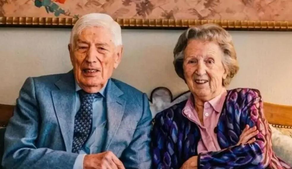 Dries van Agt y su esposa, ambos de 93 años decidieron morir juntos. Foto. Twitter