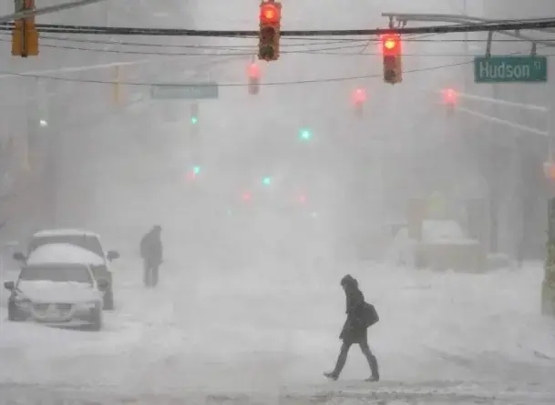 Muchas zonas rurales del noreste quedaron totalmente aisladas. Foto: NBC.