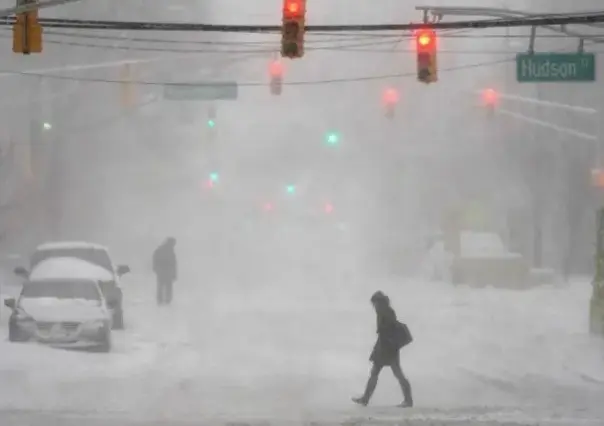 Mega tormenta invernal deja sin vuelos ni escuelas a Nueva York