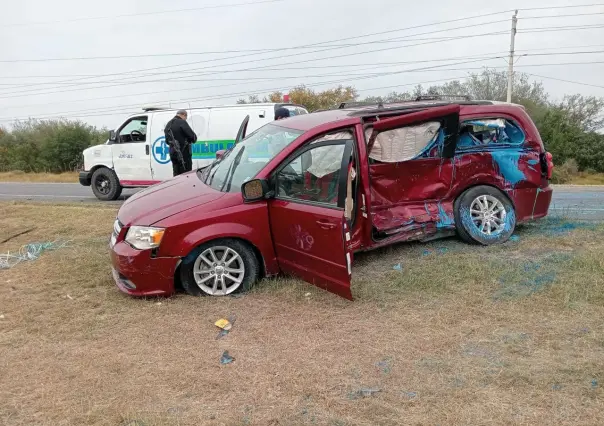 Reportan lesionados por accidente en carretera federal 101