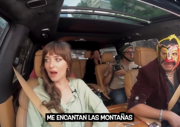 Dakota Johnson se pasea con Escorpión Dorado por la CDMX