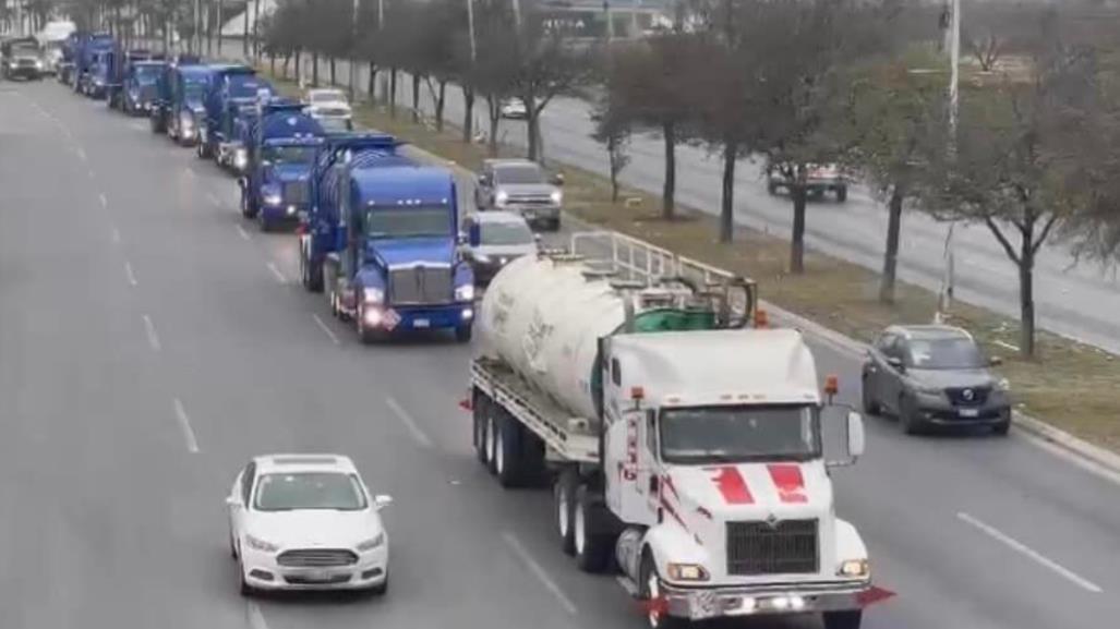 Protestan transportistas de Reynosa; se unen a paro nacional