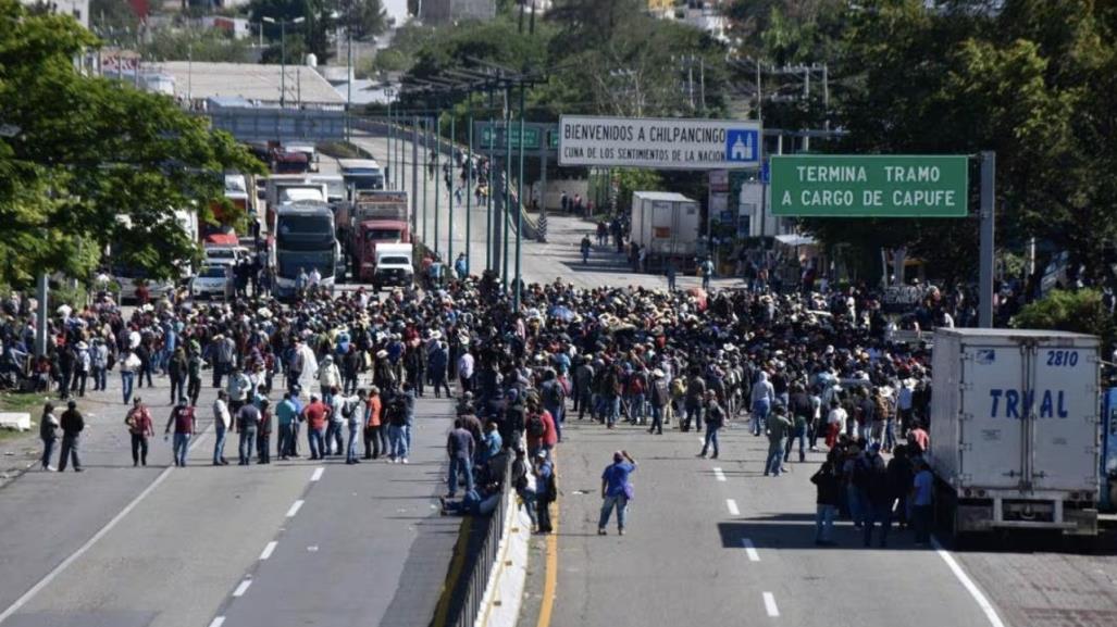 “Bloqueo de transportistas tiene propósito politiquero”: AMLO