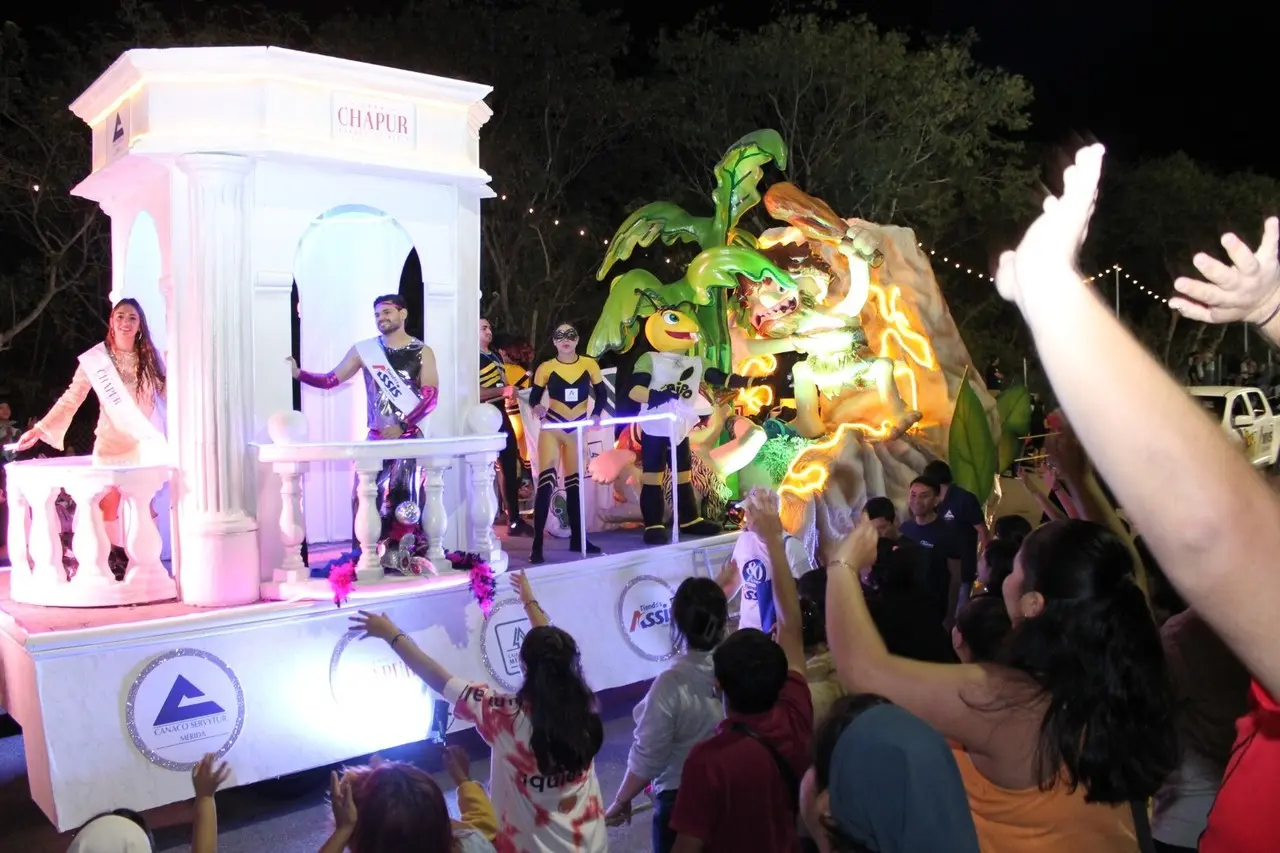 Destacada participación tuvo la Canaco de Mérida durante los cinco días que duró el Carnaval 2024.- Foto de la Canaco