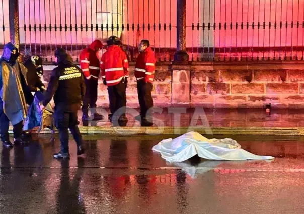 Autobús de los rojos mata a un peatón junto a la Catedral