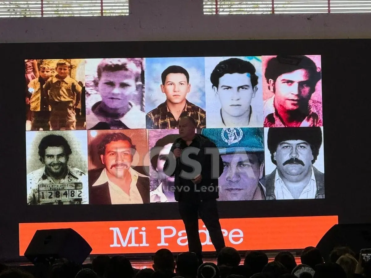 Sebastián Marroquín, hijo del narcotraficante Pablo Escobar, se presentó ante 2 mil estudiantes y junto a Omar Chaparro dieron la conferencia titulada Guardianes de Monterrey.  Foto: Brenda Reza