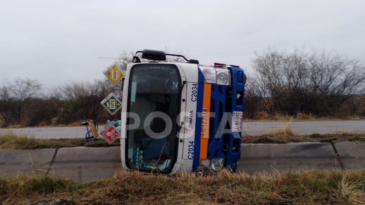 El accidente terminó solo con daños materiales, pues su operador no sufrió lesión alguna. Foto: Especial/POSTAMX.