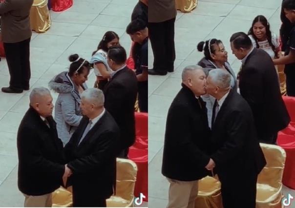 Abuelitos gay se casan en boda colectiva ¡Que viva el amor!