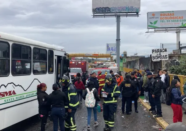 Choque de dos autobuses en la carretera México-Puebla deja 19 heridos