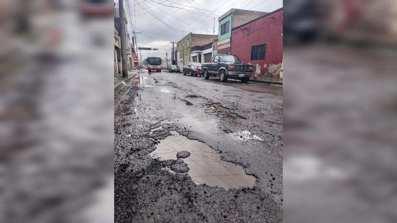 ¡Crece el terror en las calles! Proliferan baches a consecuencia de las lluvias