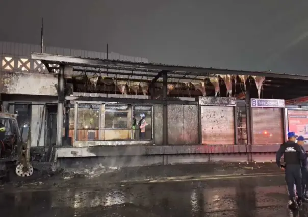 Impacto de tráiler en San Lázaro provoca incendio y deja dos lesionados