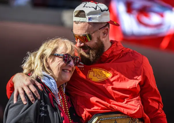 Travis Kelce dona otros 100 mil dólares para víctimas del tiroteo en Kansas City