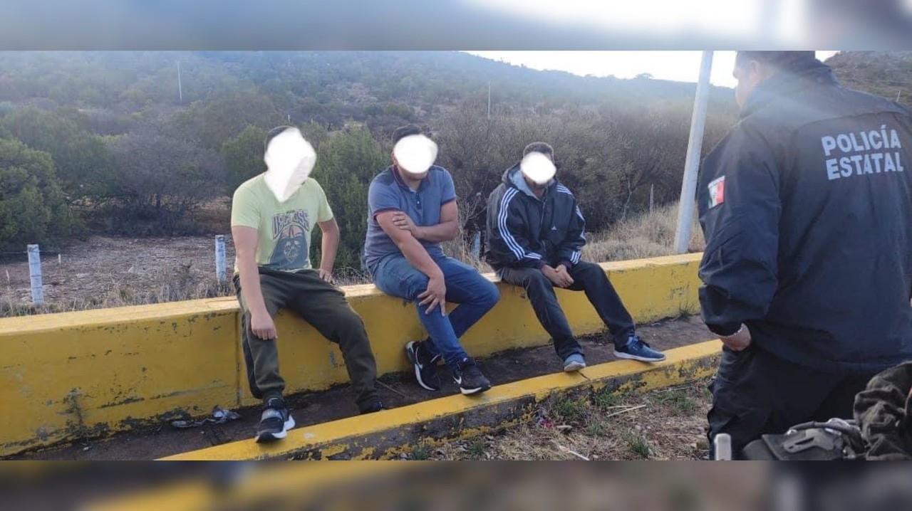 Las tres personas fueron localizadas junto con las unidades motrices en las que viajaron a Durango. Foto: Facebook Rodrigo Reyes Mugüerza.