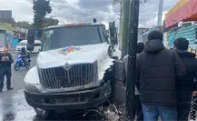 Conductor de pipa de agua choca contra poste de luz en la alcaldía Iztapalapa Conductor de pipa de agua choca contra poste de luz en la alcaldía Iztapalapa