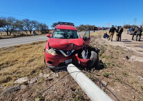 Sujeto ebrio ocasiona fuerte accidente en salida a Mezquital