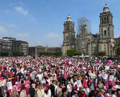 Marcha por la Democracia: Miles se congregan en Zócalo de México