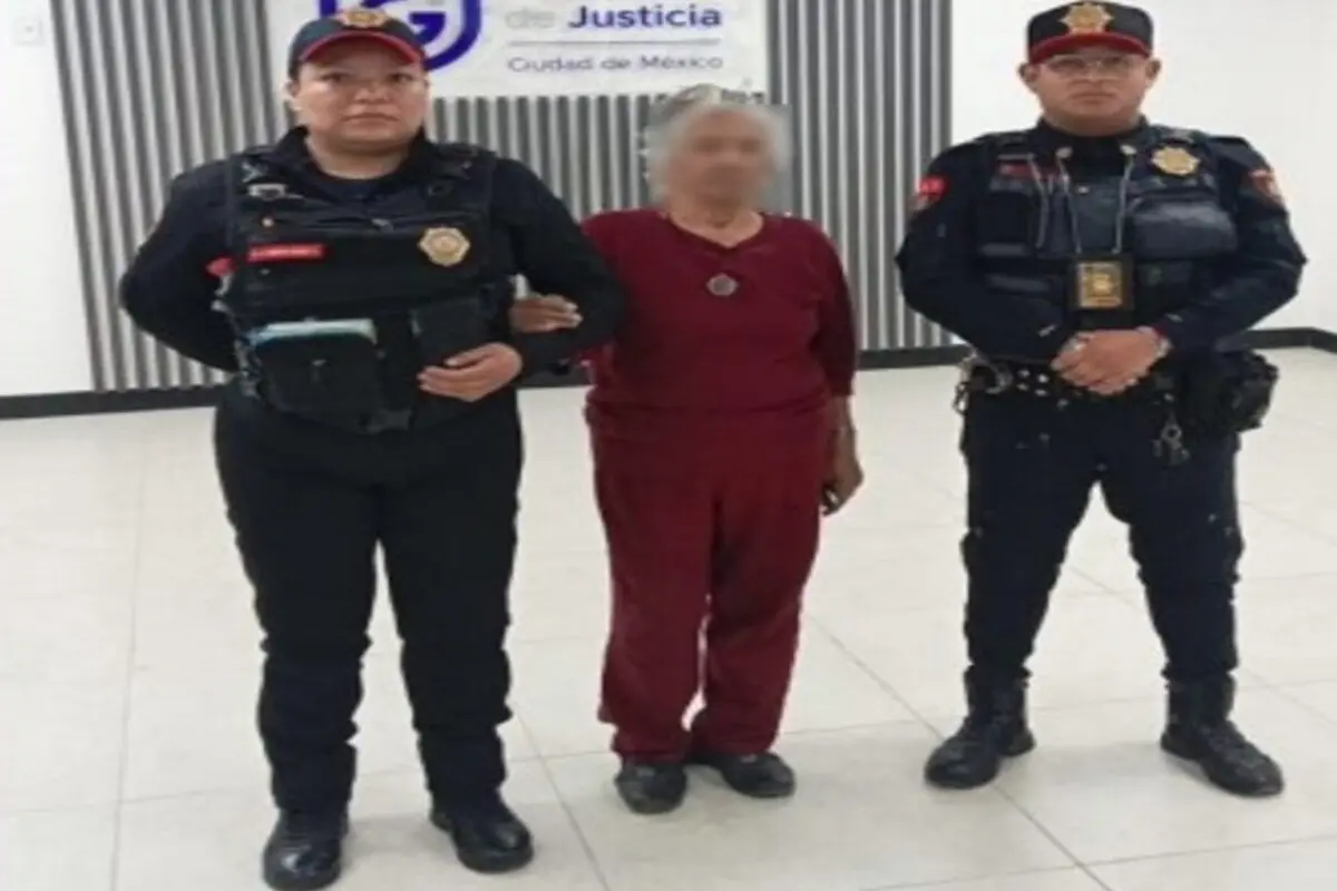 ¡Perdida en el metro! PBI ayuda a mujer de 89 años a regresar a casa.   Foto: @SSC_CDMX