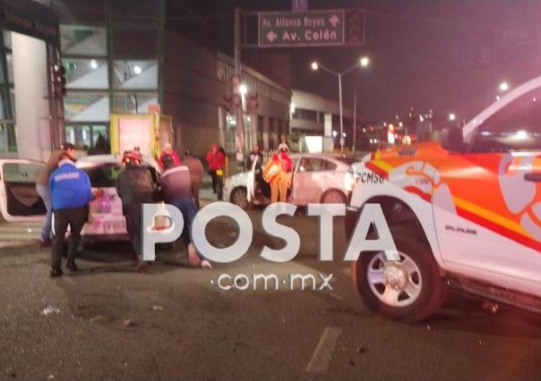 Falla semáforo y causa choque en avenida Cuauhtémoc