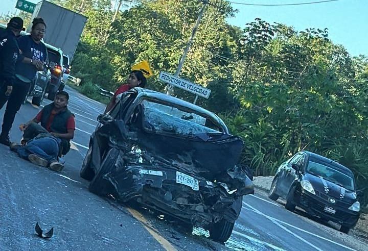 Un nuevo accidente se registró en la vía a Tulum que dejó como saldo 3 muertos y un herido de gravedad.- Foto de redes sociales